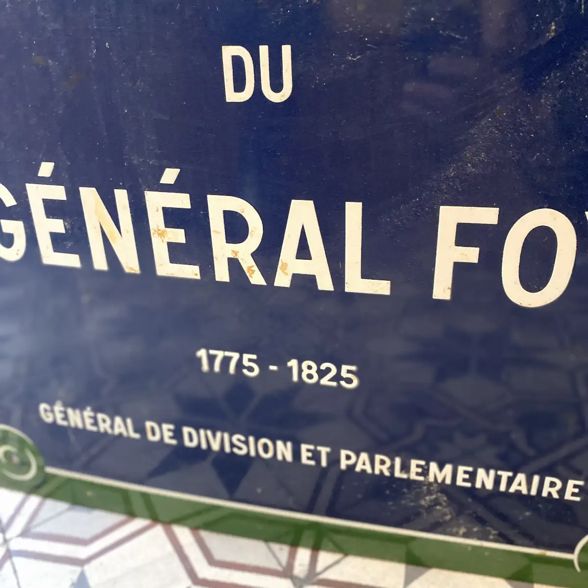 Véritable plaque émaillée rue de Paris