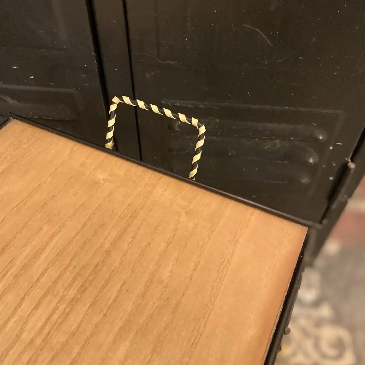 Petite table basse métal formica scoubidou