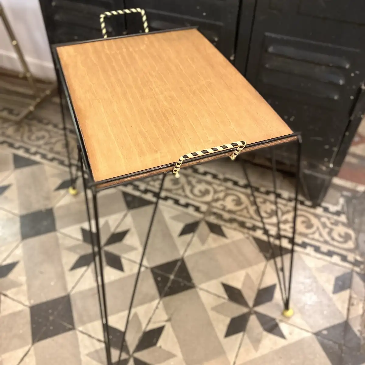Petite table basse métal formica scoubidou