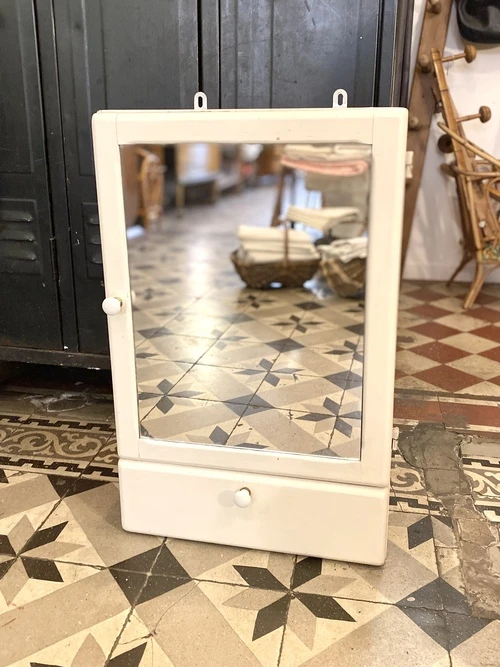 Armoire à pharmacie vintage en bois avec miroir