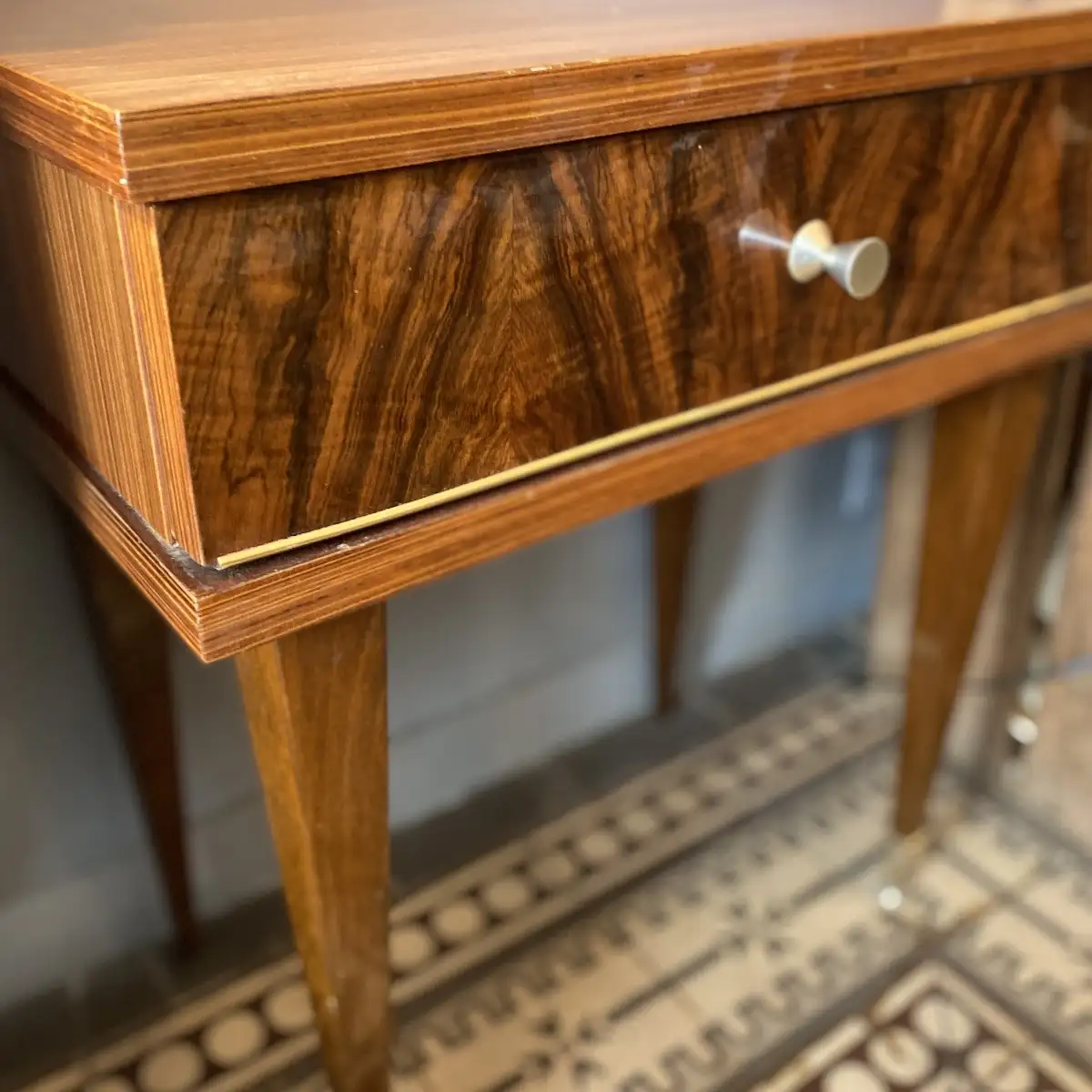 Petite table de chevet vintage années 60.